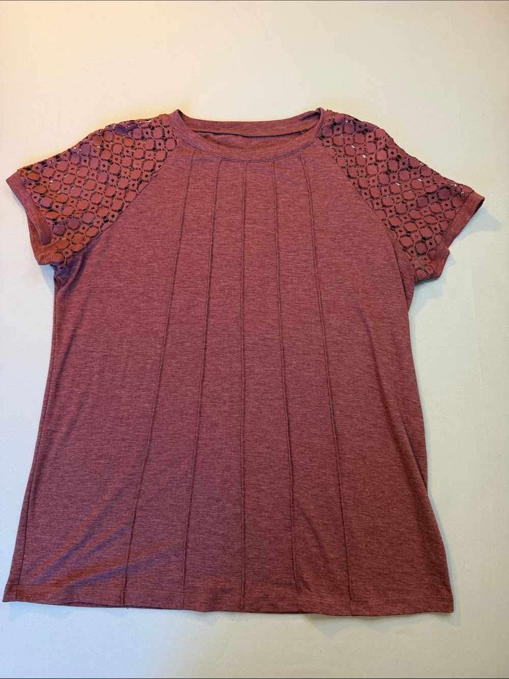 Source Unknown Lace-Sleeve Short-Sleeve Tee in Mauve